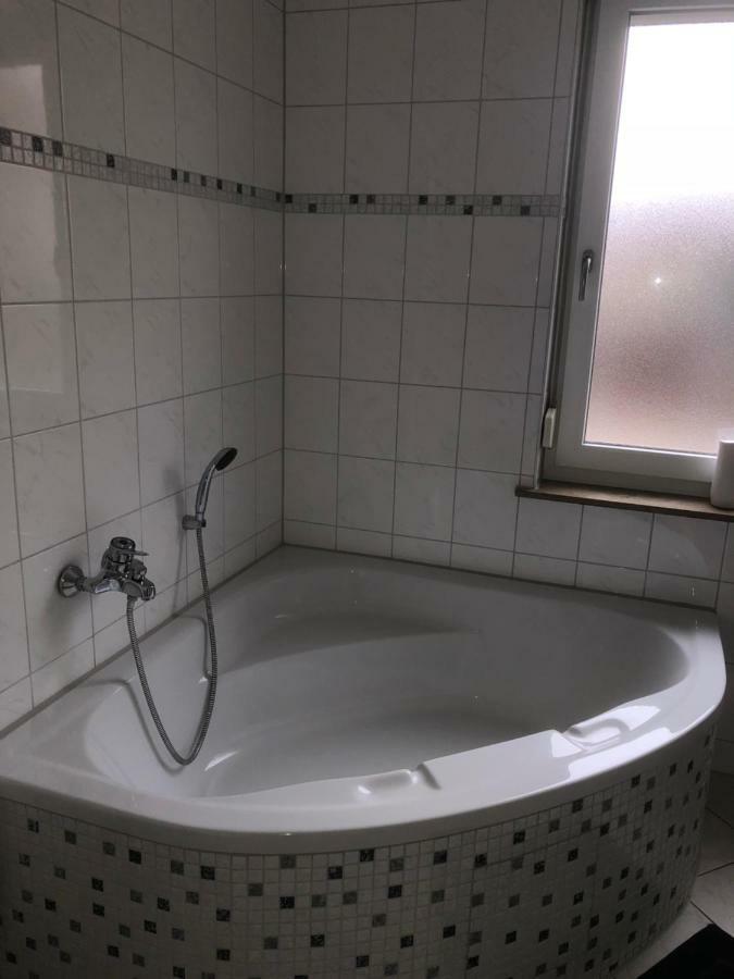 Fewo Reutlingen Heinestrasse Bagian luar foto